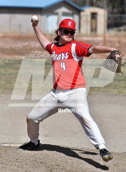 Thumbnail 2 in Penasco vs. Estancia photogallery.