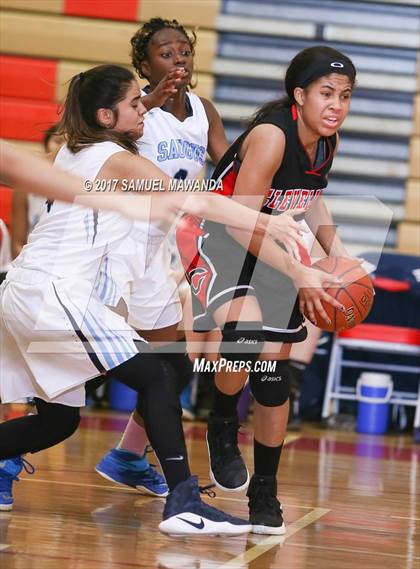 Thumbnail 3 in Cleveland vs. Saugus (West Coast Holiday Classic) photogallery.