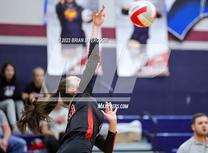 Thumbnail 1 in Elizabeth @ Sand Creek photogallery.