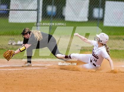 Thumbnail 2 in Isabella vs Thorsby (Chilton County Tournament Round 1) photogallery.