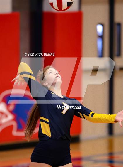 Thumbnail 1 in Oak Ridge vs. Cypress Ranch photogallery.