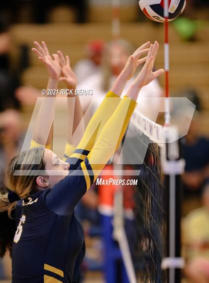 Thumbnail 2 in Oak Ridge vs. Cypress Ranch photogallery.