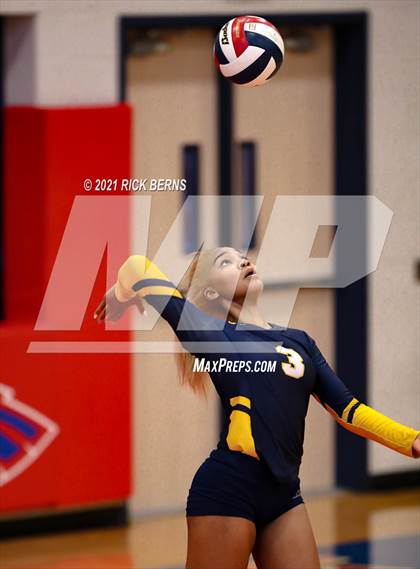 Thumbnail 3 in Oak Ridge vs. Cypress Ranch photogallery.