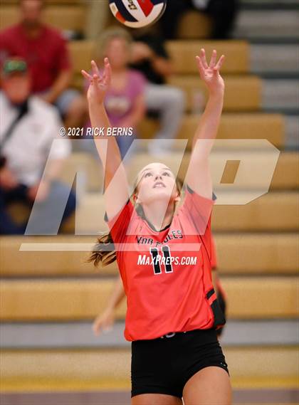 Thumbnail 3 in Oak Ridge vs. Cypress Ranch photogallery.