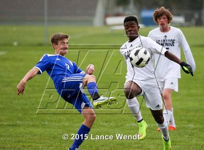 Thumbnail 1 in Arapahoe vs. Rampart (CHSAA 5A Second Round) photogallery.