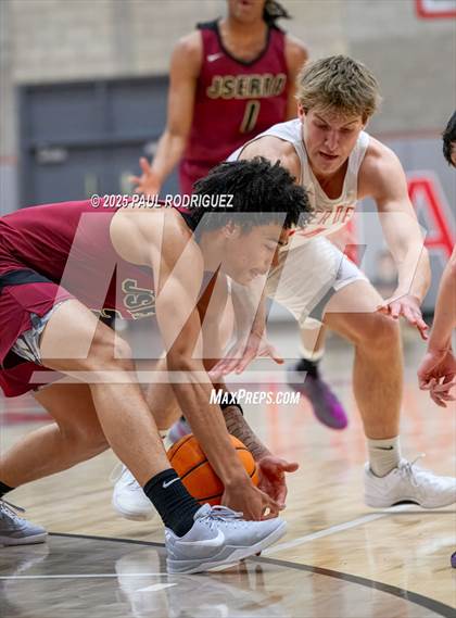 Thumbnail 2 in JSerra Catholic @ Mater Dei photogallery.