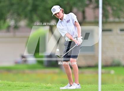 Thumbnail 1 in UIL 5A Championship photogallery.