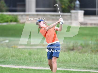 Thumbnail 2 in UIL 5A Championship photogallery.