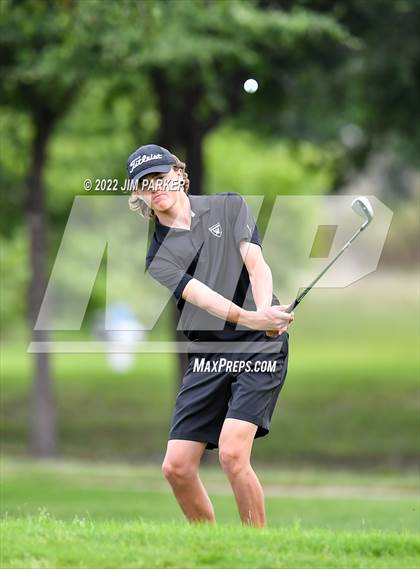 Thumbnail 2 in UIL 5A Championship photogallery.