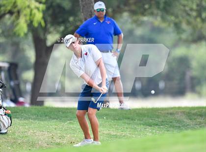 Thumbnail 1 in UIL 5A Championship photogallery.