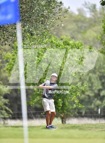 Thumbnail 2 in UIL 5A Championship photogallery.