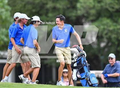 Thumbnail 2 in UIL 5A Championship photogallery.