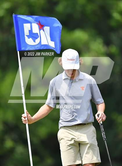 Thumbnail 2 in UIL 5A Championship photogallery.