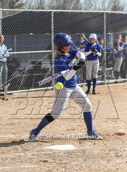 Thumbnail 2 in St. Michael-Albertville vs Chisago Lakes photogallery.