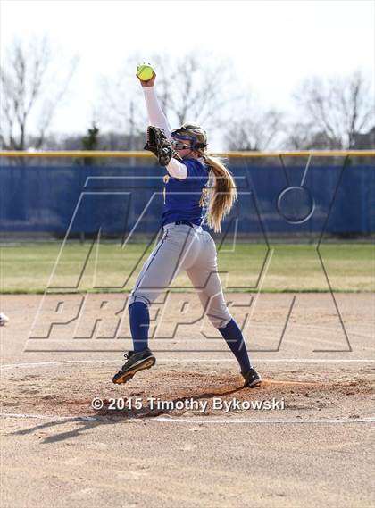 Thumbnail 2 in St. Michael-Albertville vs Chisago Lakes photogallery.