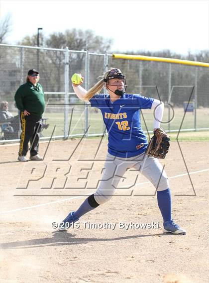 Thumbnail 2 in St. Michael-Albertville vs Chisago Lakes photogallery.
