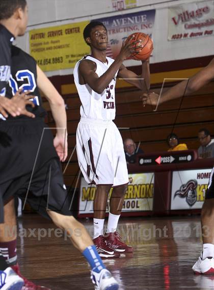 Thumbnail 3 in Valhalla vs. Saunders (Coaches vs Cancer Showcase) photogallery.