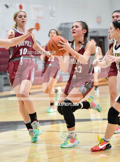 Thumbnail 2 in Poolville vs Bellevue (Poolville Mesquite Pit Classic) photogallery.