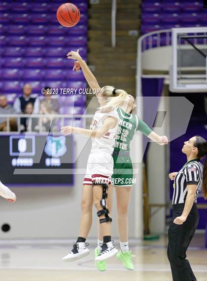 Thumbnail 2 in Green Canyon vs. Cedar (UHSAA 4A Semifinal) photogallery.