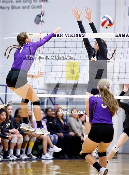 Thumbnail 3 in Paschal @ Lamar photogallery.