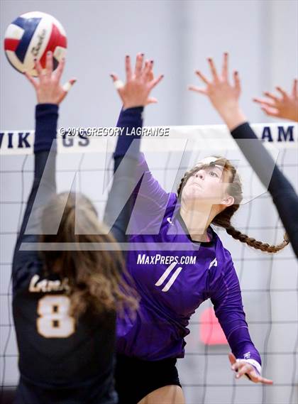 Thumbnail 2 in Paschal @ Lamar photogallery.