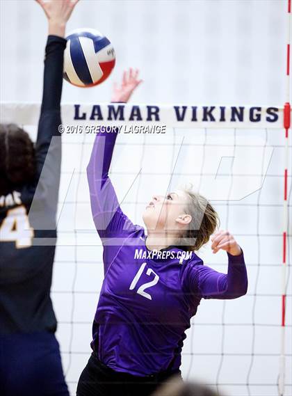 Thumbnail 3 in Paschal @ Lamar photogallery.
