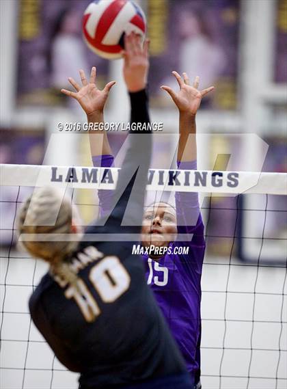 Thumbnail 2 in Paschal @ Lamar photogallery.