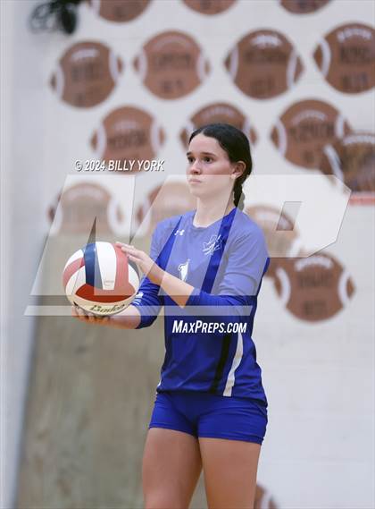 Thumbnail 1 in Grand Saline vs Fruitvale photogallery.