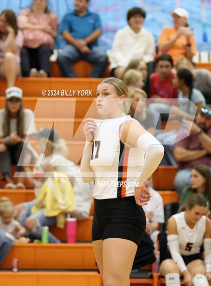 Thumbnail 1 in Grand Saline vs Fruitvale photogallery.