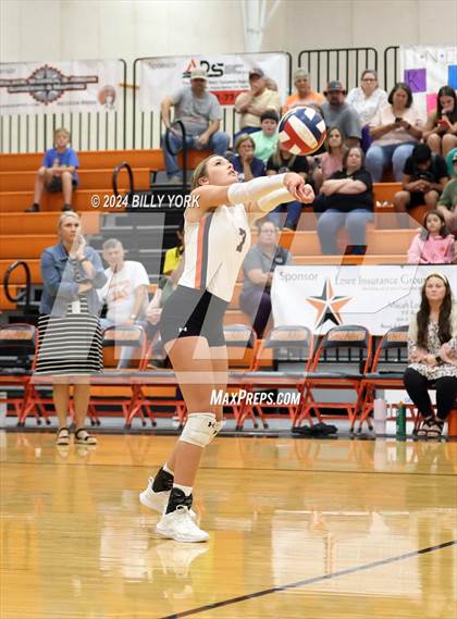 Thumbnail 3 in Grand Saline vs Fruitvale photogallery.