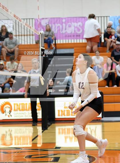 Thumbnail 1 in Grand Saline vs Fruitvale photogallery.