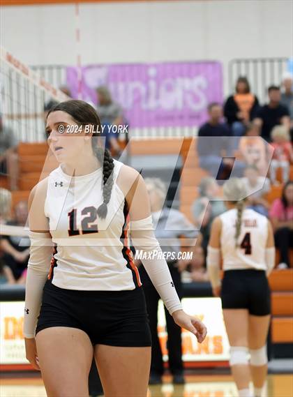 Thumbnail 2 in Grand Saline vs Fruitvale photogallery.