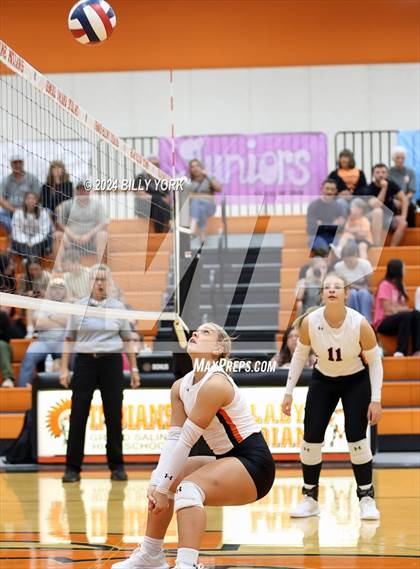 Thumbnail 1 in Grand Saline vs Fruitvale photogallery.