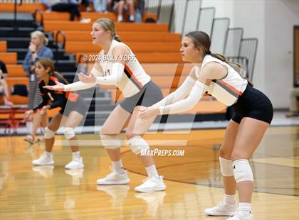 Thumbnail 3 in Grand Saline vs Fruitvale photogallery.