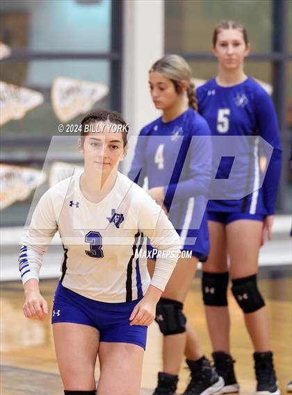 Thumbnail 3 in Grand Saline vs Fruitvale photogallery.