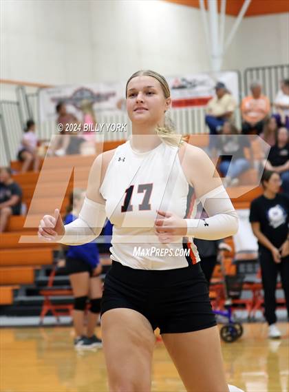 Thumbnail 2 in Grand Saline vs Fruitvale photogallery.