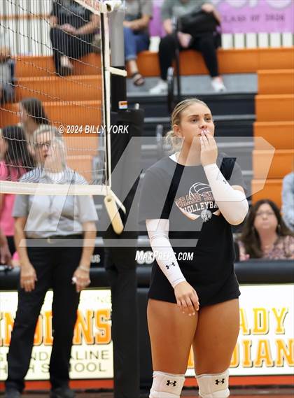 Thumbnail 2 in Grand Saline vs Fruitvale photogallery.