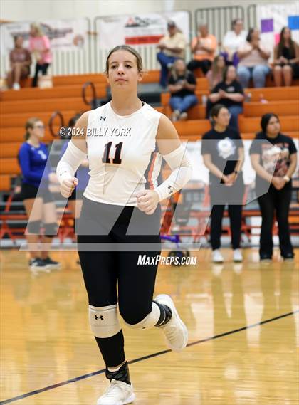 Thumbnail 1 in Grand Saline vs Fruitvale photogallery.