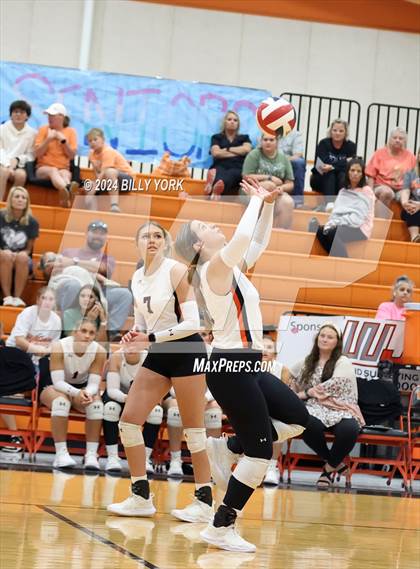 Thumbnail 3 in Grand Saline vs Fruitvale photogallery.
