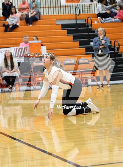 Thumbnail 1 in Grand Saline vs Fruitvale photogallery.