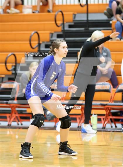 Thumbnail 2 in Grand Saline vs Fruitvale photogallery.