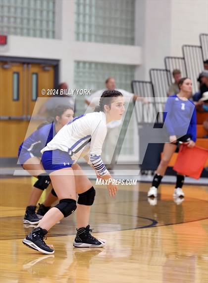 Thumbnail 1 in Grand Saline vs Fruitvale photogallery.