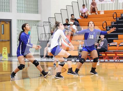 Thumbnail 2 in Grand Saline vs Fruitvale photogallery.