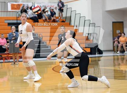 Thumbnail 3 in Grand Saline vs Fruitvale photogallery.