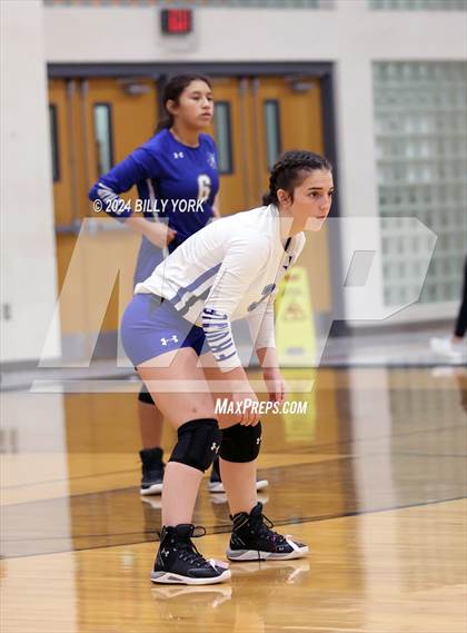 Thumbnail 3 in Grand Saline vs Fruitvale photogallery.