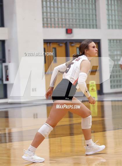Thumbnail 3 in Grand Saline vs Fruitvale photogallery.