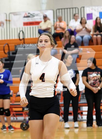 Thumbnail 1 in Grand Saline vs Fruitvale photogallery.
