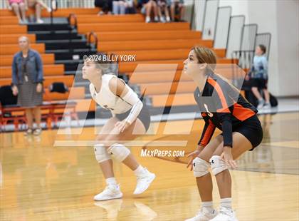 Thumbnail 2 in Grand Saline vs Fruitvale photogallery.
