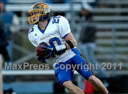 Thumbnail 3 in Brookfield vs. New London (CIAC Class M Semifinal) photogallery.