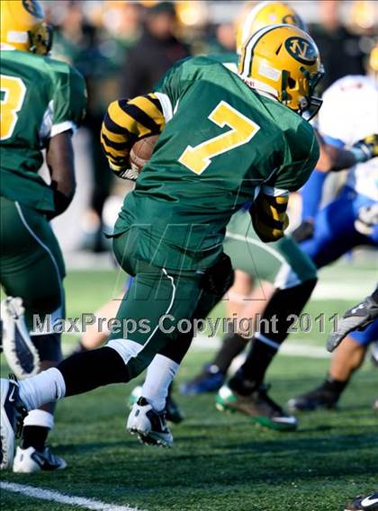 Thumbnail 2 in Brookfield vs. New London (CIAC Class M Semifinal) photogallery.